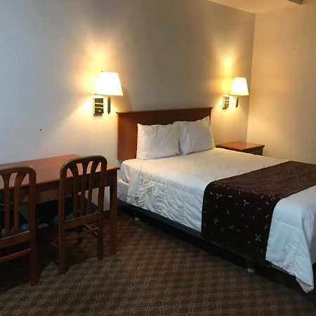 Woodburn Inn Buitenkant foto